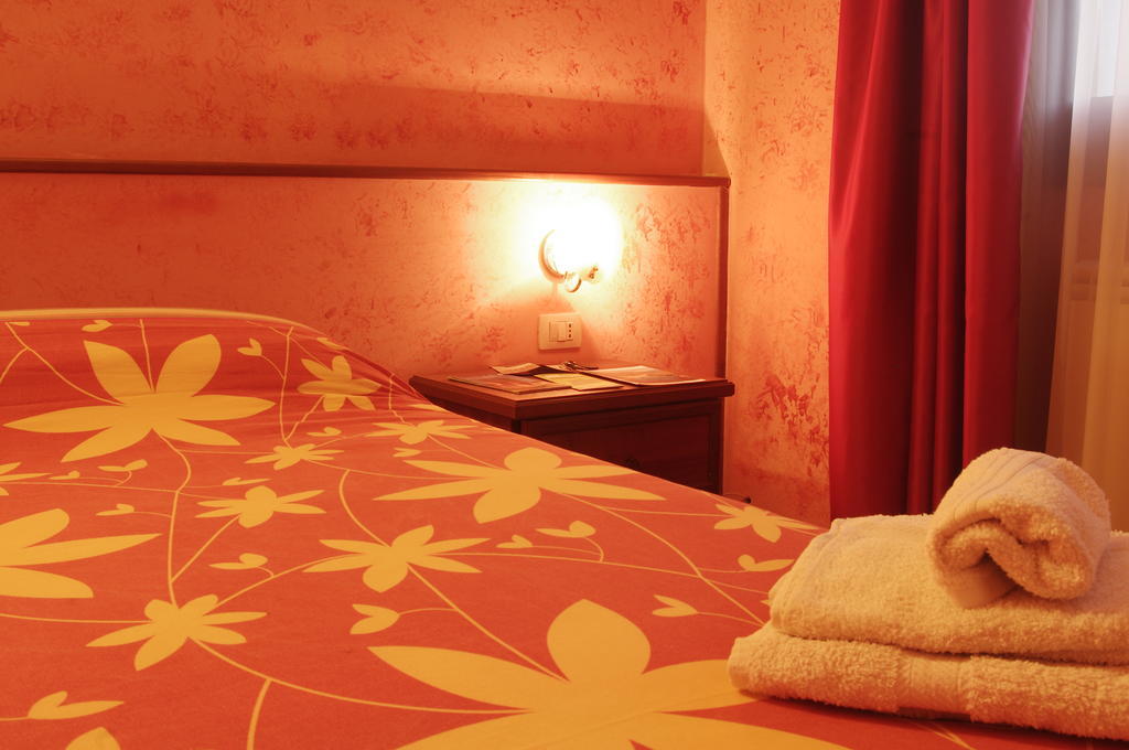 B&B Fantar House Carbonia Chambre photo