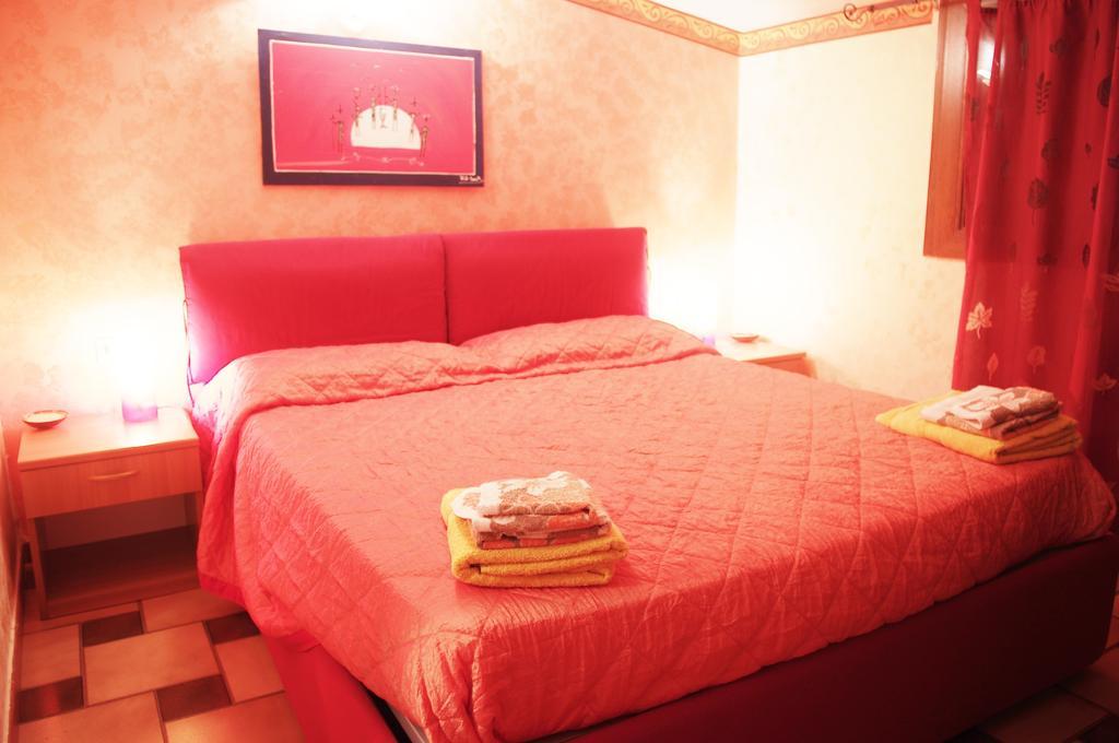 B&B Fantar House Carbonia Chambre photo