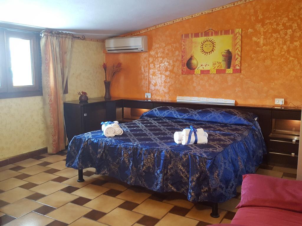 B&B Fantar House Carbonia Extérieur photo