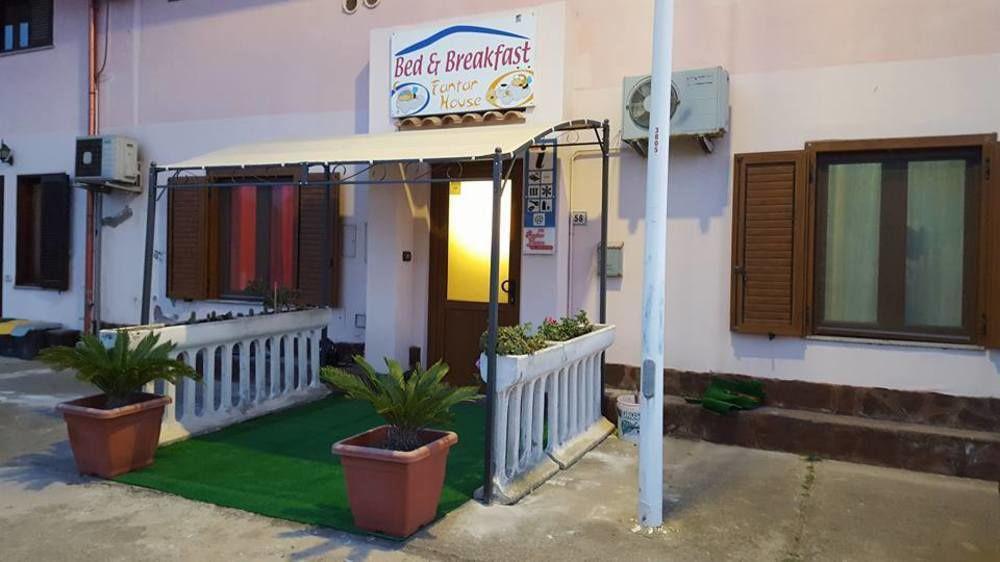 B&B Fantar House Carbonia Extérieur photo