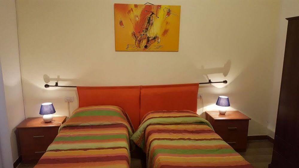 B&B Fantar House Carbonia Extérieur photo